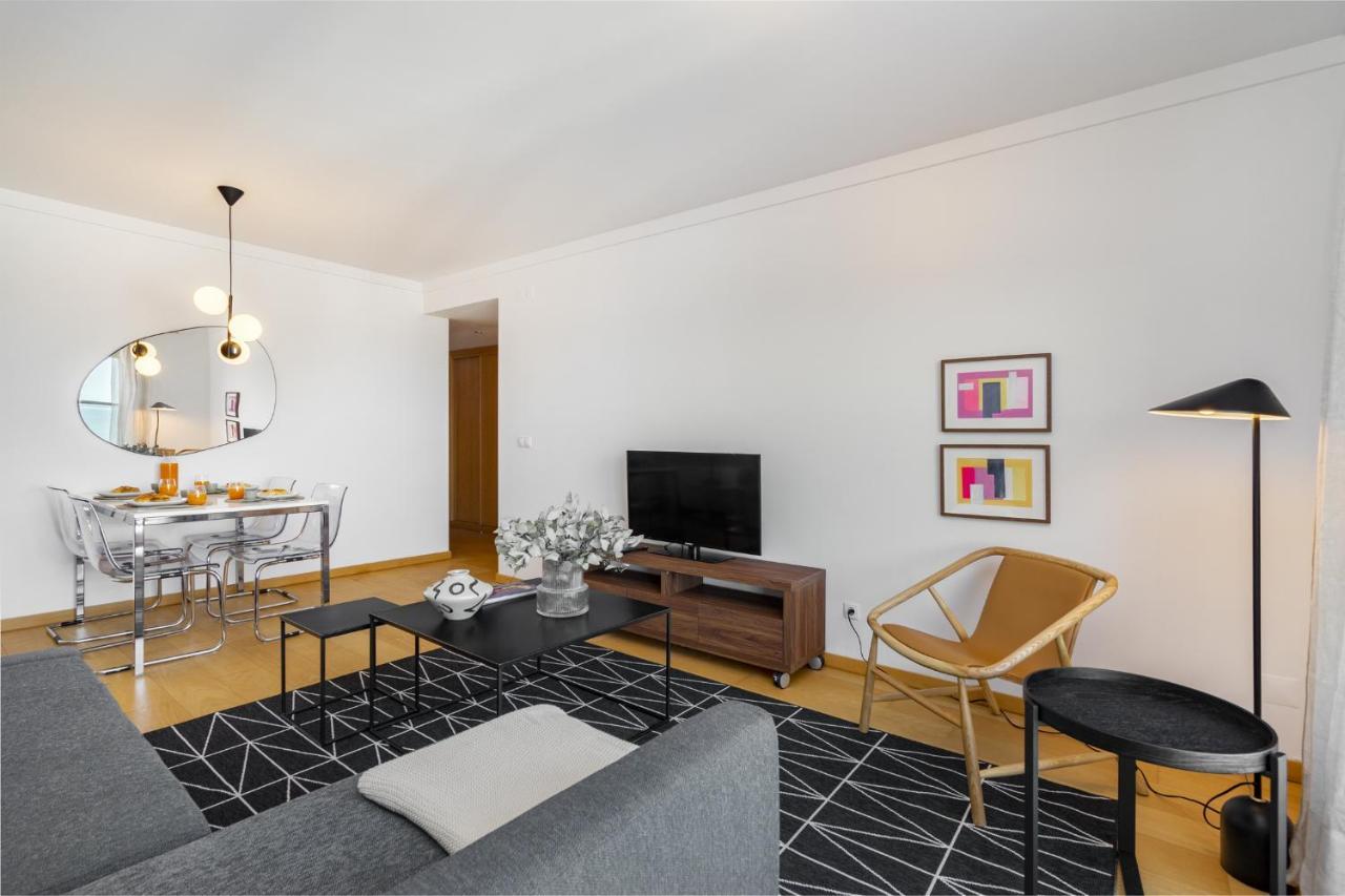 Whome Panoramic View With Elevator, Ac, Garage Perfect For Families & Business Travellers Lisboa Kültér fotó