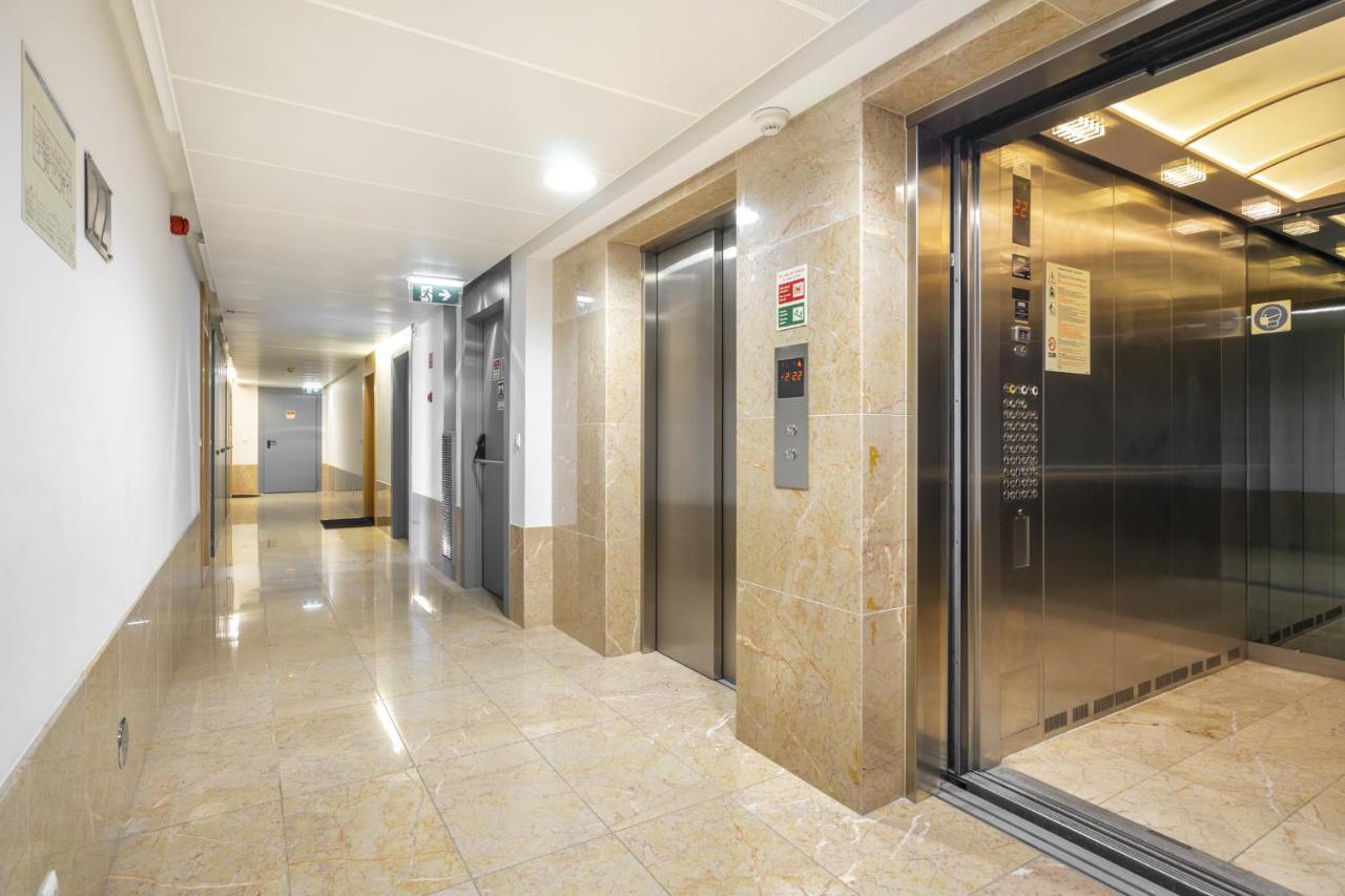 Whome Panoramic View With Elevator, Ac, Garage Perfect For Families & Business Travellers Lisboa Kültér fotó